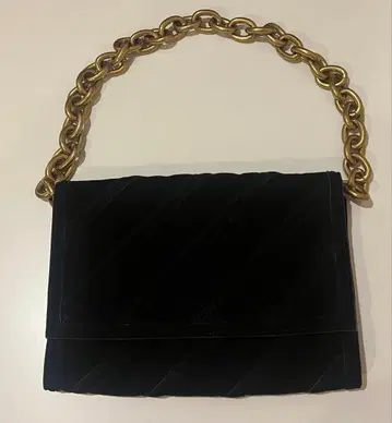 Zara 블랙 스웨이드 숄더백 골드 체인