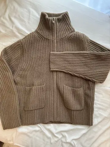 유니클로 하프 지퍼 니트