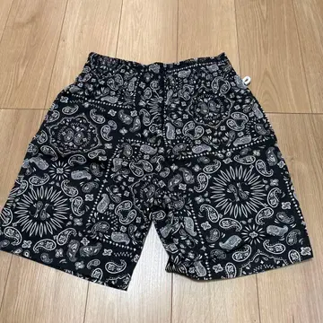 쿠크만 반다나 패턴 블랙 화이트 숏팬츠