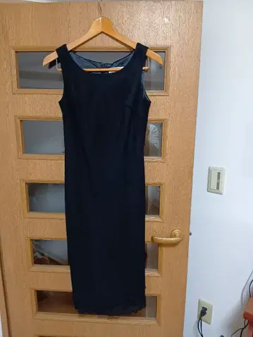 블랙 슬리브리스 맥시 드레스