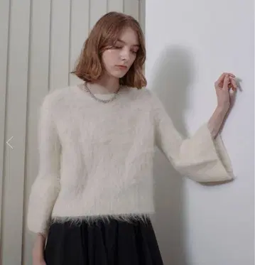 알파카 샤기 벨 슬리브 풀오버