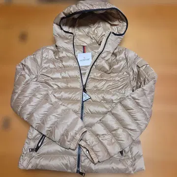 MONCLER 베이지 다운 자켓