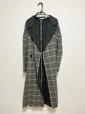 체크 무늬 롱 코트