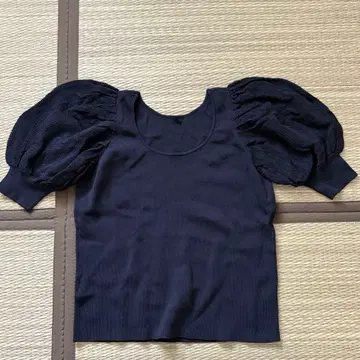 pinue 볼륨 슬리브 니트탑 블랙