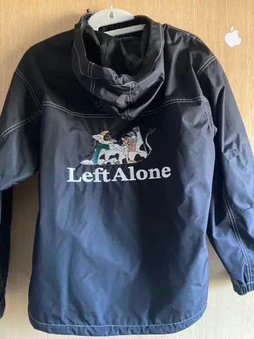 Left Alone 후드 부착 블랙 나일론 자켓