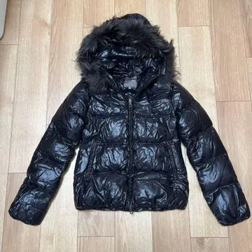 DUVETICA 퍼 달린 블랙 다운 자켓