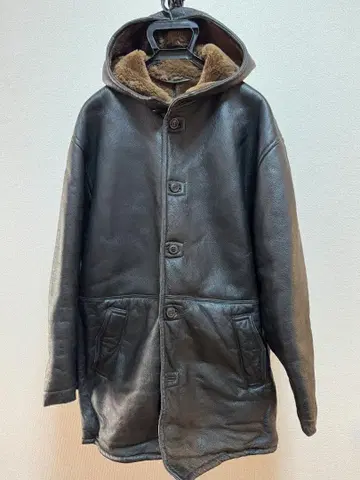 가죽 후드 부착 자켓 블랙 무스탕 BARNEYS N.Y.