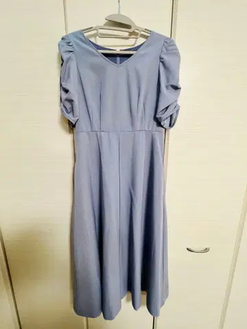 N. 내추럴 뷰티 베이직 V넥 퍼프 슬리브 원피스 블루