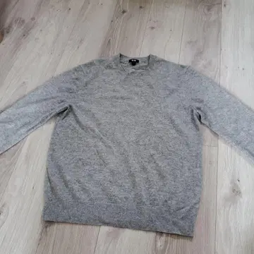 새상품급 UNIQLO 캐시미어 100% 그레이 니트 스웨터 M