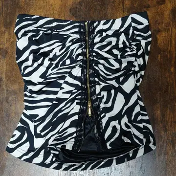 제브라 패턴 상의 y2k 갸루 archive Going Rich