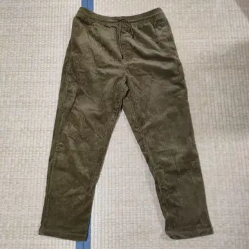 올리브 그린 코듀로이 와이드 팬츠