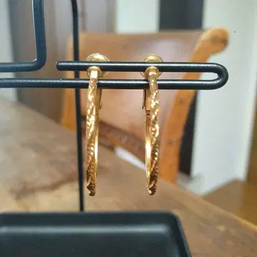 [ 컨디션 최상 ] imac 장식적인 골드 후프 귀찌