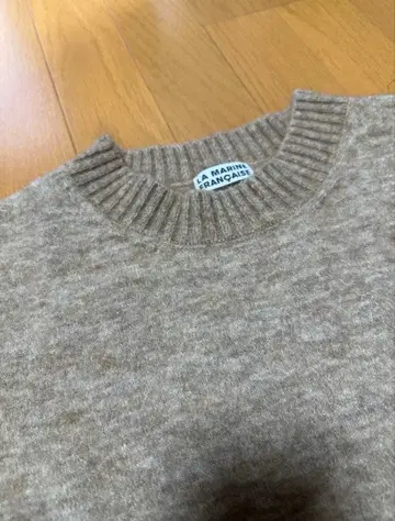 LA MARINE FRANCAISE 베이지 모헤어 크루넥 스웨터