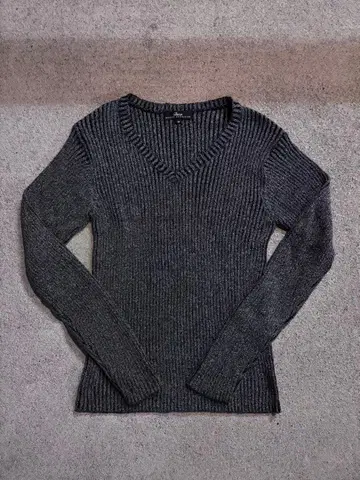 V넥 니트 스웨터 y2k