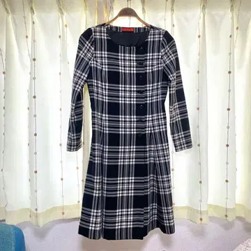 블랙 체크 무늬 Yorkland 원피스 긴팔 무릎 기장