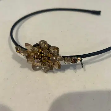 컴플렉스 비즈 플라워 모티브 크리스탈 헤어밴드