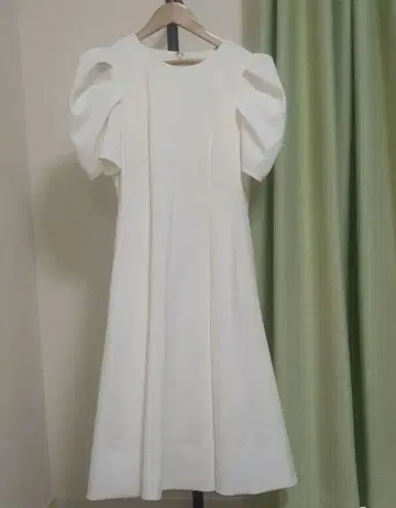 새상품급 셀포드 핏앤플레어 분또 원피스 화이트