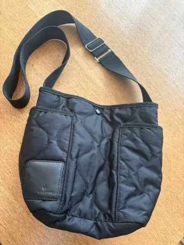 L'EQUIPE 퀼팅 숄더백 블랙