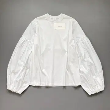 새상품 미라 오웬 볼륨 슬리브 풀오버 화이트