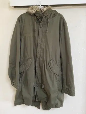 [ 미사용 ] GU 올리브 그린 후드 부착 모즈 코트