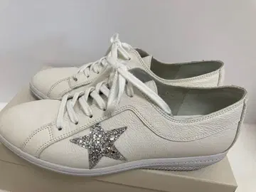 화이트 가죽 글리터 별 모양 스니커즈