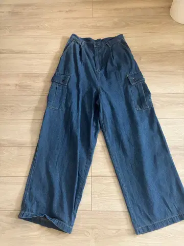 [ MONO-MART ] 로고 자수 와이드 데님 카고 팬츠