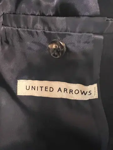 UNITED ARROWS 후드 부착 네이비 코트