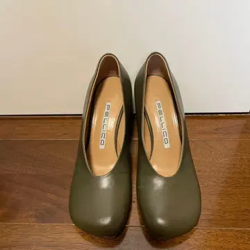 PELLICO 올리브 가죽 하이힐