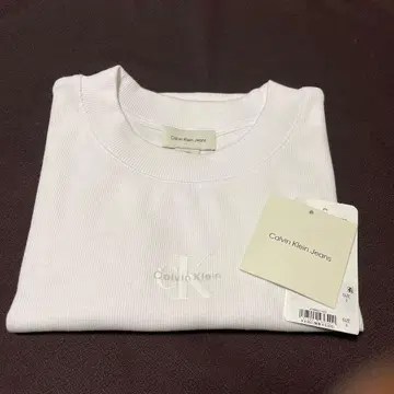 Calvin Klein 화이트 T셔츠