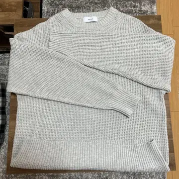 REALWORDS 니트 스웨터