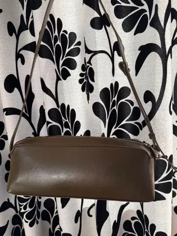 ZARA 다크 브라운 숄더백