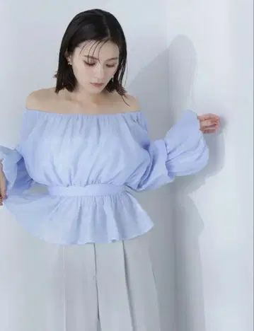 NATURAL BEAUTY BASIC 시어 개더 페플럼 블라우스 M 파랑