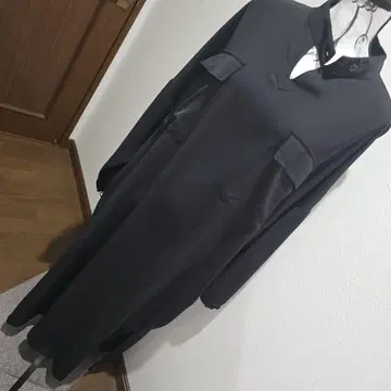 안티카 새상품급 블랙 포켓 부착 롱 원피스