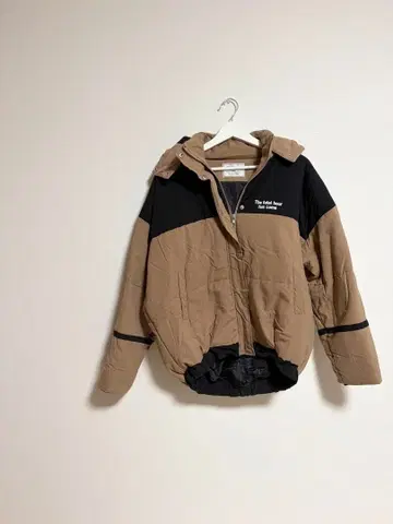 ENVYM 후드 부착 다운 자켓 베이지/블랙 코트 아우터