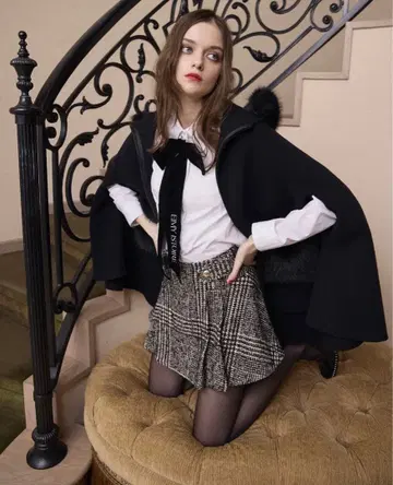 퍼 포켓 스캘럽 망토 코트