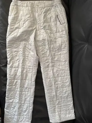 먼싱웨어 퀼팅 팬츠 화이트