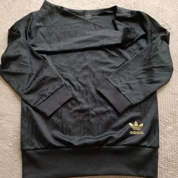 adidas 티셔츠 블랙 S사이즈 7부 소매