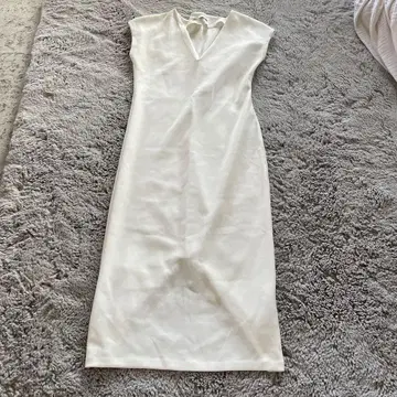 [ ZARA 자라 ] 화이트 V넥 슬리브리스 롱 원피스 사이즈 L