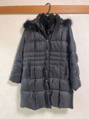 후드 부착 다운 80% 자켓 블랙