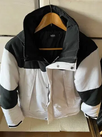 AZUL 다운 자켓 L 사이즈 화이트/블랙