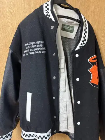 9090 바시티 자켓