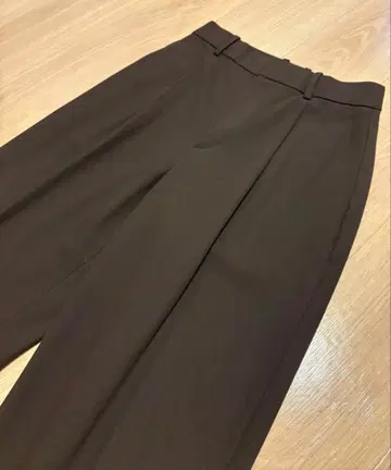 새상품급 유니클로 턱 와이드 팬츠