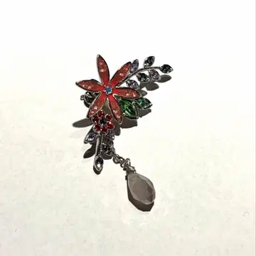 ANNA SUI 아나와 눈의 여왕 콜라보 이어커프