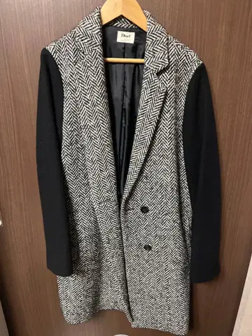 헤링본 패턴 더블 브레스트 체스터 코트