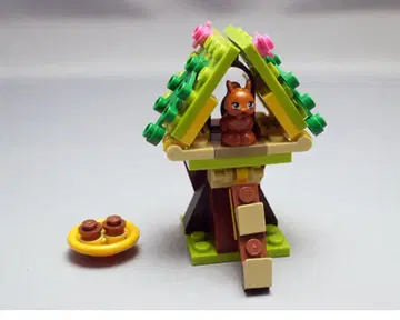 LEGO 오두막과 다람쥐 세트