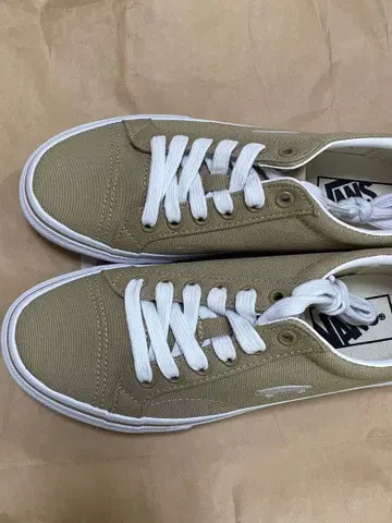 VANS 베이지 스니커즈