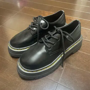 통굽 가죽 레이스업 슈즈 블랙