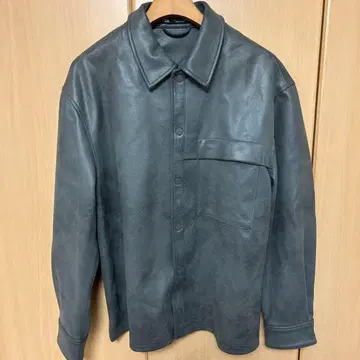 ZARA 그레이 페이크 가죽 자켓 M 사이즈