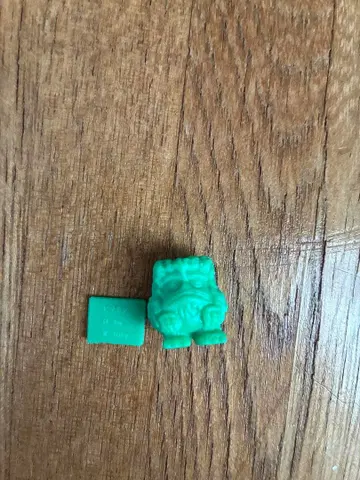 그린 컬러 플라스틱 피규어 피그몬