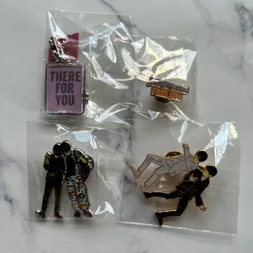 지민 정국 핀 배지 3개 + 참 세트